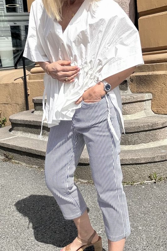 Nalane stripet 2- Biz capri bukse
