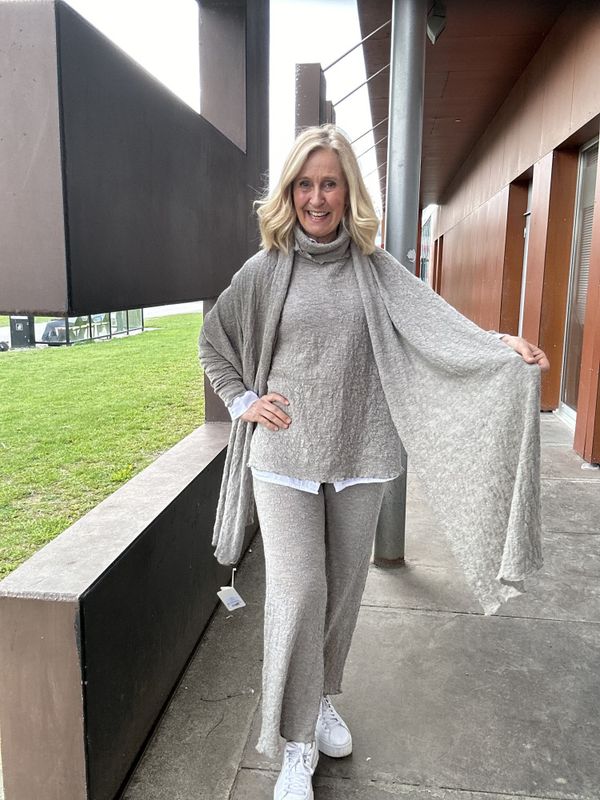 1503 By basics store buble wool skjerf