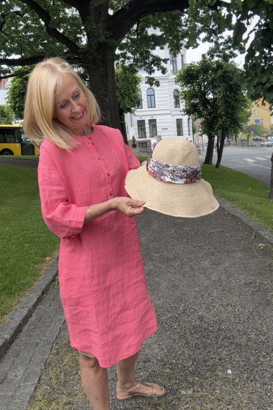 12009 By basics lin kjole i skjorte modell.