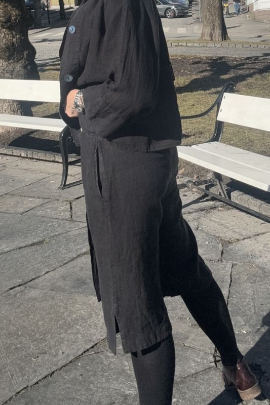 12018 Bermuda shorts/skjørt fra By basics