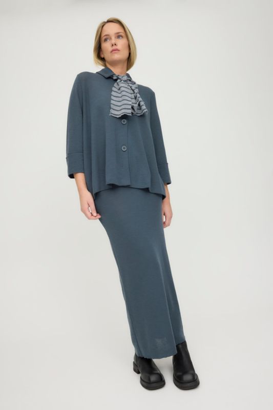 1049 By basics langt smalt skjerf i merinoull