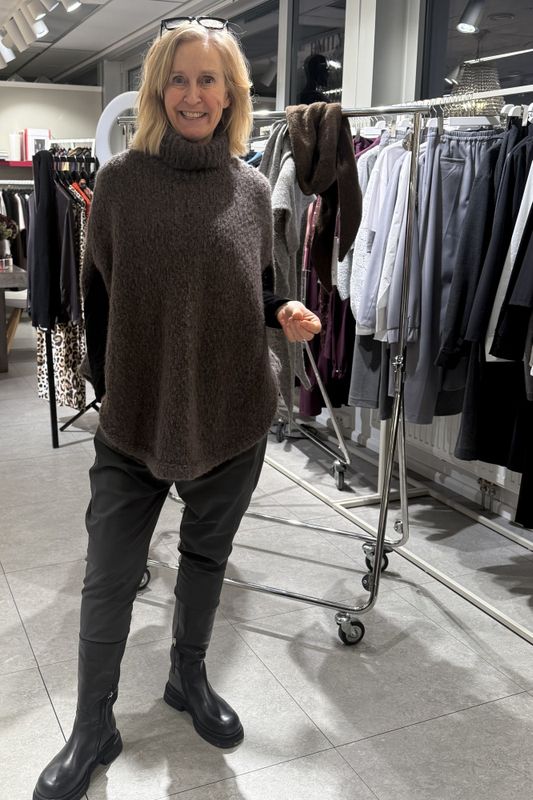 Sibin Linnebjerg strikk poncho PAZ