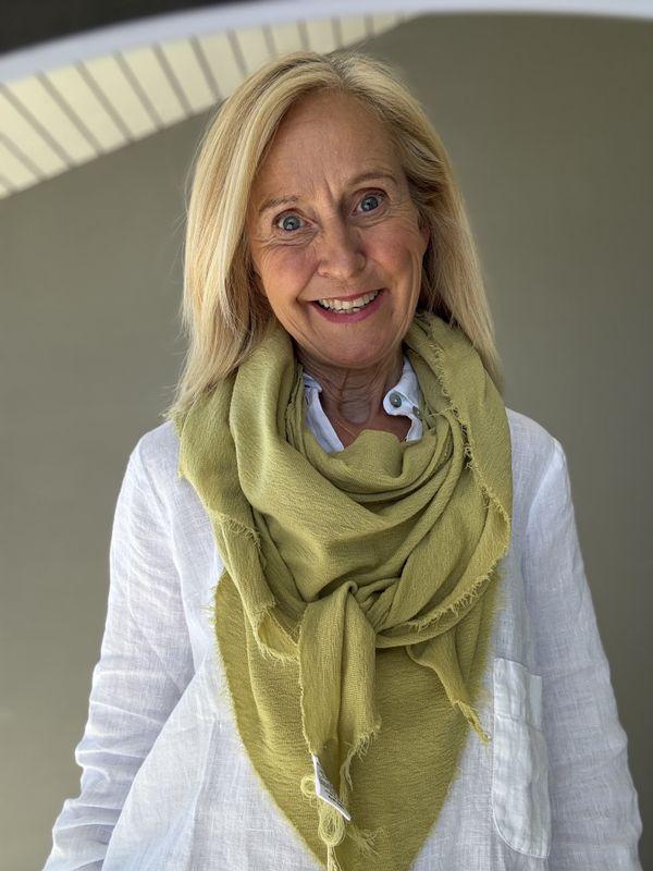 1023 By basics trekant sjal