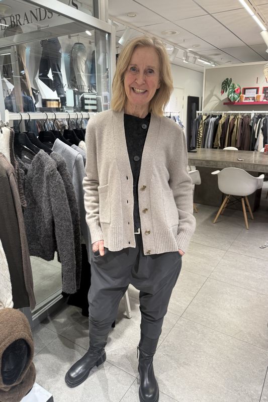 CAROLE strikkjakke fra Sibin Linnebjerg